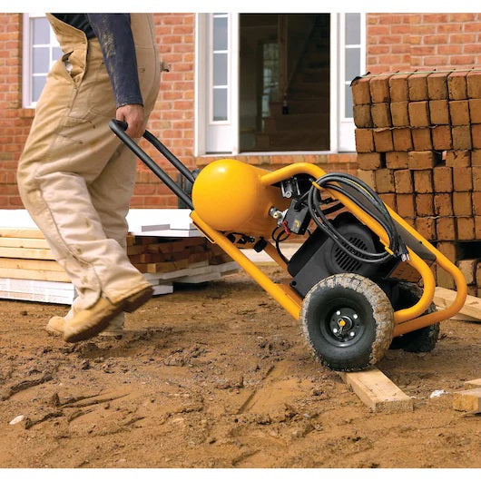 DEWALT built D55146 Heavy Duty 4.5 Gallon, 225 PSI, Heavy Duty Hand Carry Compressor