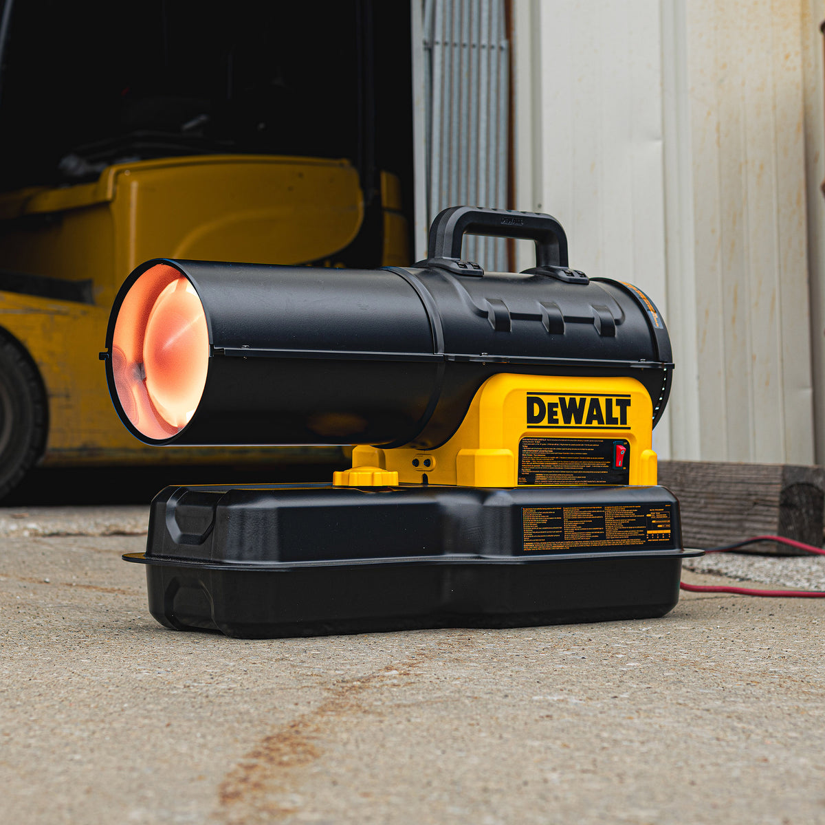 DEWALT F340670 50,000 BTU Forced Air Kerosene Heater
