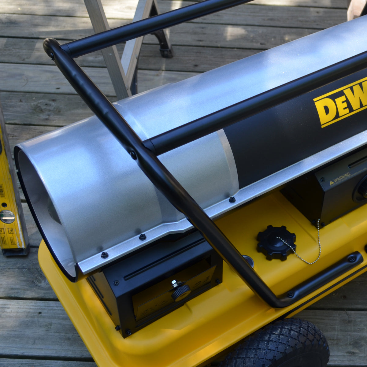 DEWALT F340700 215,000 BTU Heavy Duty Forced Air Kerosene Heater